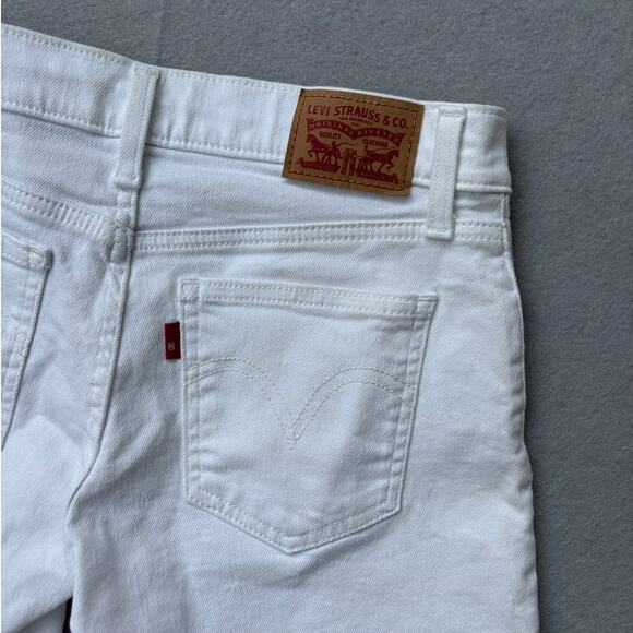 Women's White Denim Levi's jean shorts size 27 - Picture 7 of 7